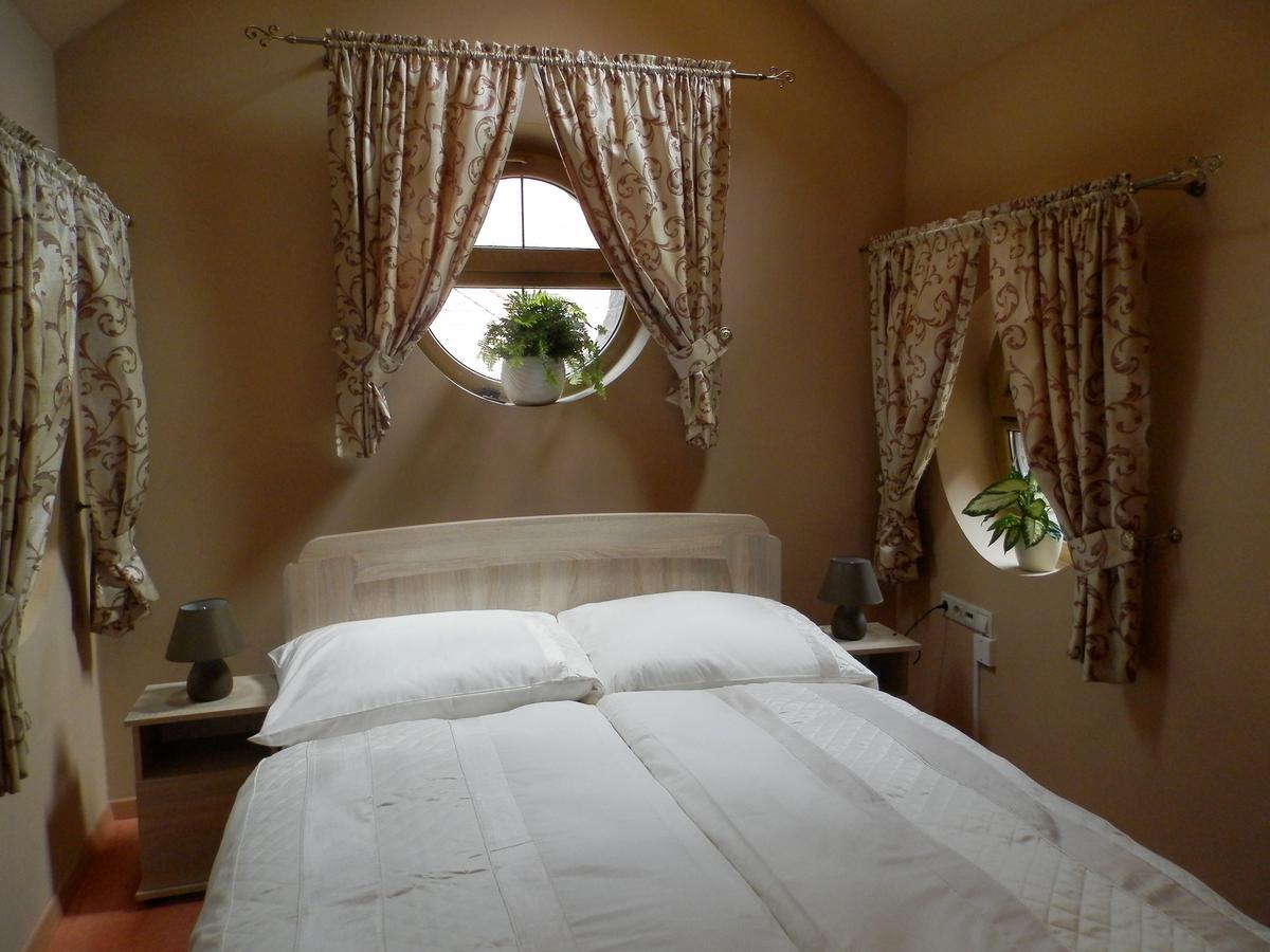 Nagyret Panzio Eger Bed and Breakfast Buitenkant foto