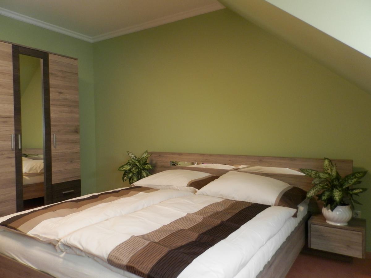Nagyret Panzio Eger Bed and Breakfast Buitenkant foto