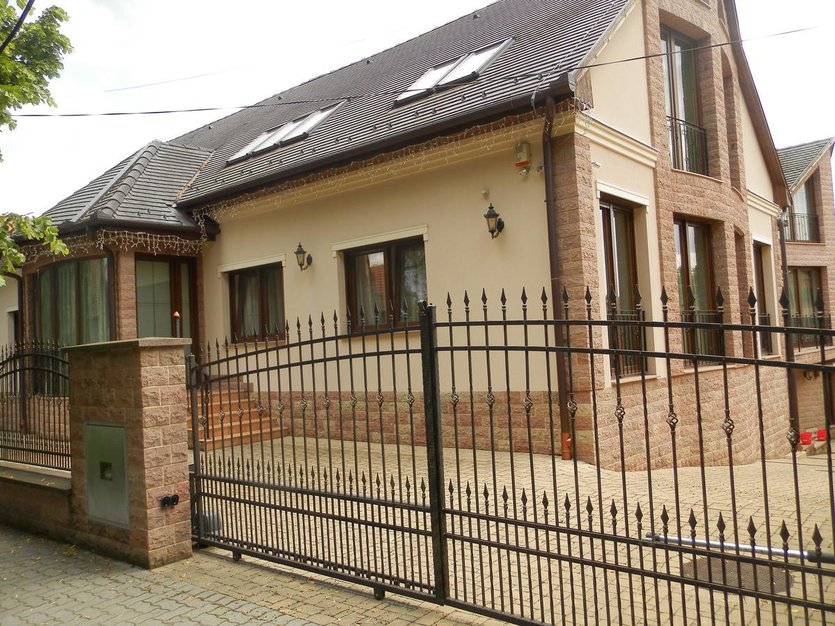 Nagyret Panzio Eger Bed and Breakfast Buitenkant foto