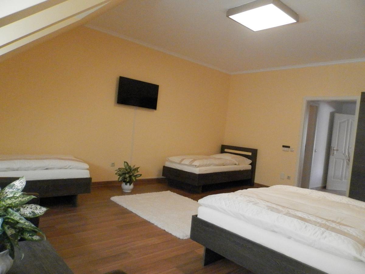 Nagyret Panzio Eger Bed and Breakfast Buitenkant foto